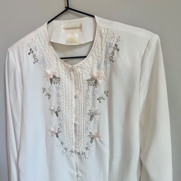 Vintage Christie and Jill White Embroidered Pearl Buttons Blouse - Picture 2 of 7